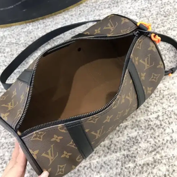 PAPILLON VUITTON LOUIS 0625